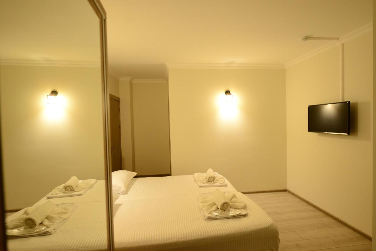 Hotel Dolphin Batumi Kültér fotó